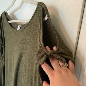 Old Navy Green Cold Shoulder Tee 3X